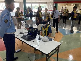 飲酒運転撲滅教育用VRによる疑似体験の様子