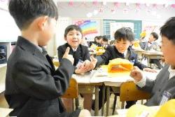 須恵第一小学校　140人
