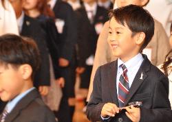 須恵第二小学校　128人