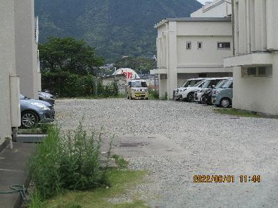 図書館およびあおば会館駐車場スペース